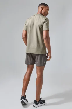 Man Active Performance Regular Fit T-shirt | BoohooMAN UK