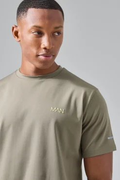 Man Active Performance Regular Fit T-shirt | BoohooMAN UK