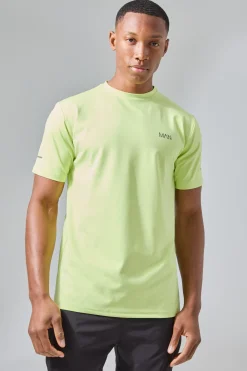 Man Active Performance Regular Fit T-shirt | BoohooMAN UK