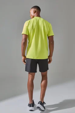 Man Active Performance Regular Fit T-shirt | BoohooMAN UK