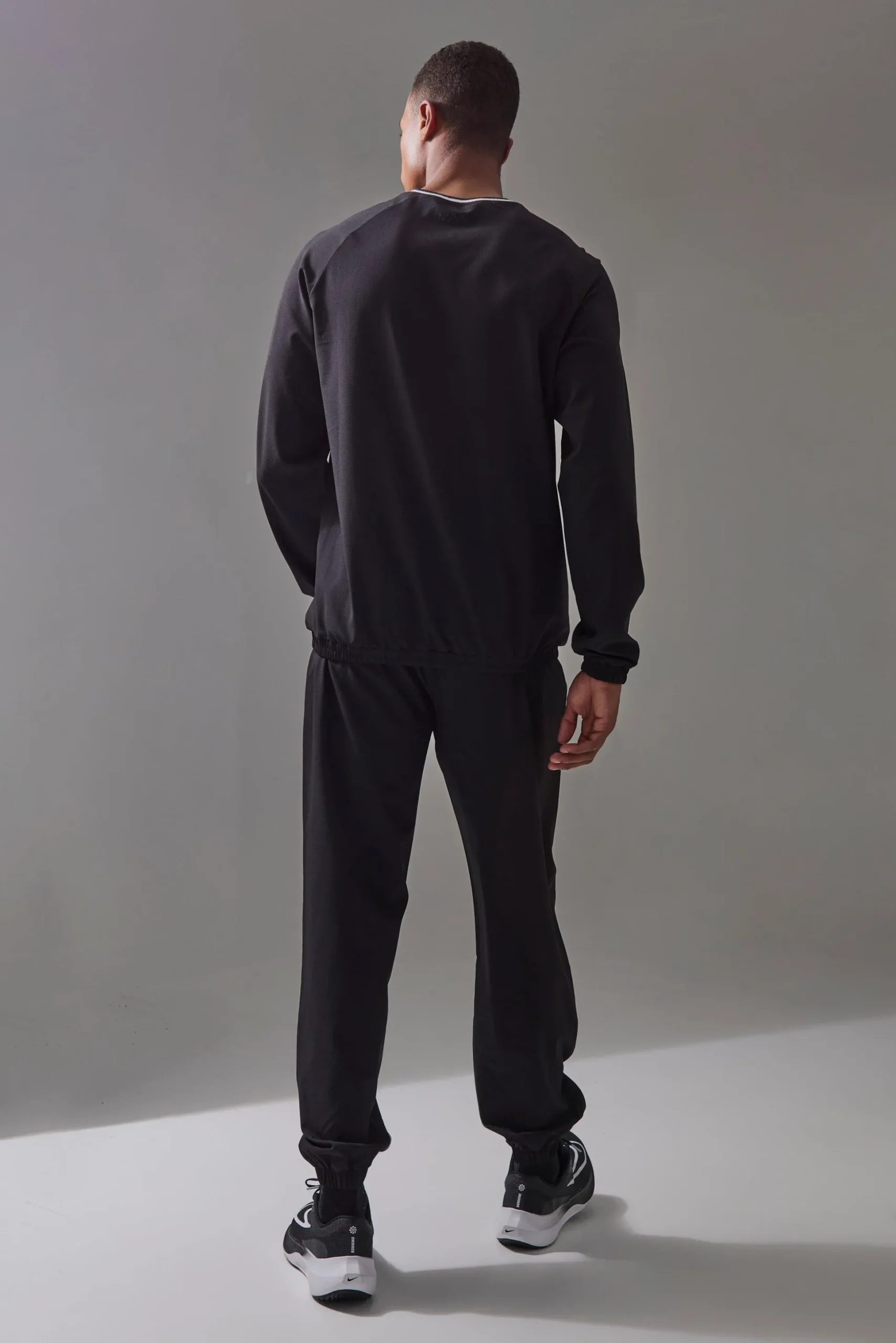 Man Active Pro Cuffed Jogger | BoohooMAN UK
