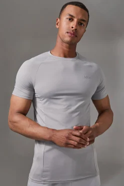 Man Active Pro Muscle Fit T-shirt | BoohooMAN UK