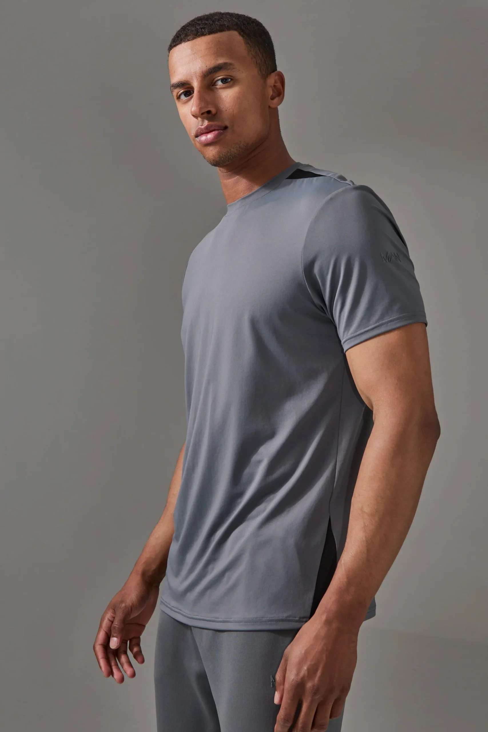 Man Active Pro Regular Fit T-shirt | BoohooMAN UK