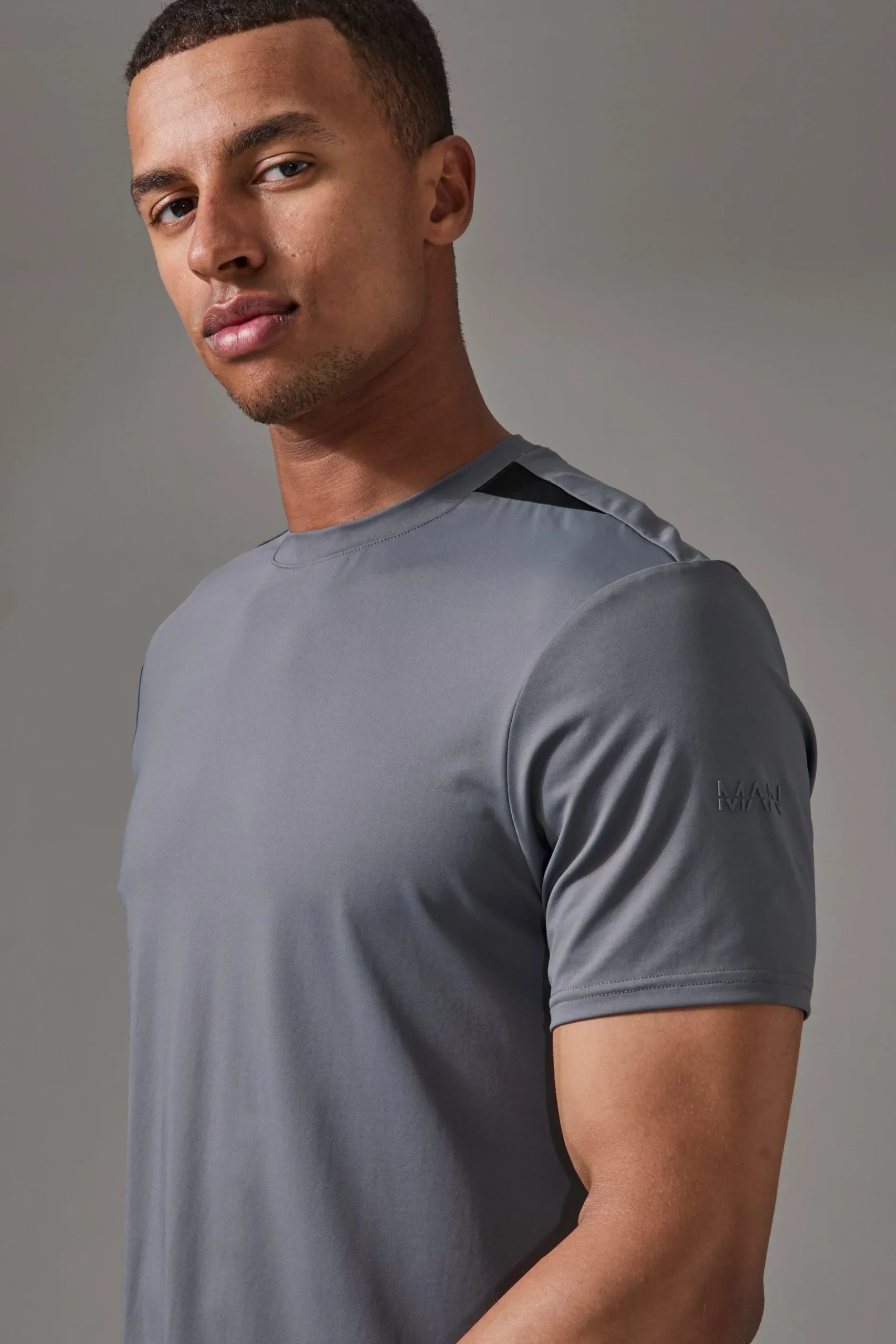 Man Active Pro Regular Fit T-shirt | BoohooMAN UK