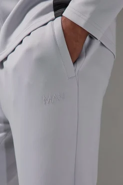 Man Active Pro Tapered Skinny Fit Jogger | BoohooMAN UK