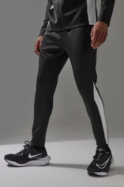 Man Active Pro Tapered Skinny Fit Jogger | BoohooMAN UK