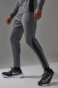 Man Active Pro Tapered Skinny Fit Jogger | BoohooMAN UK