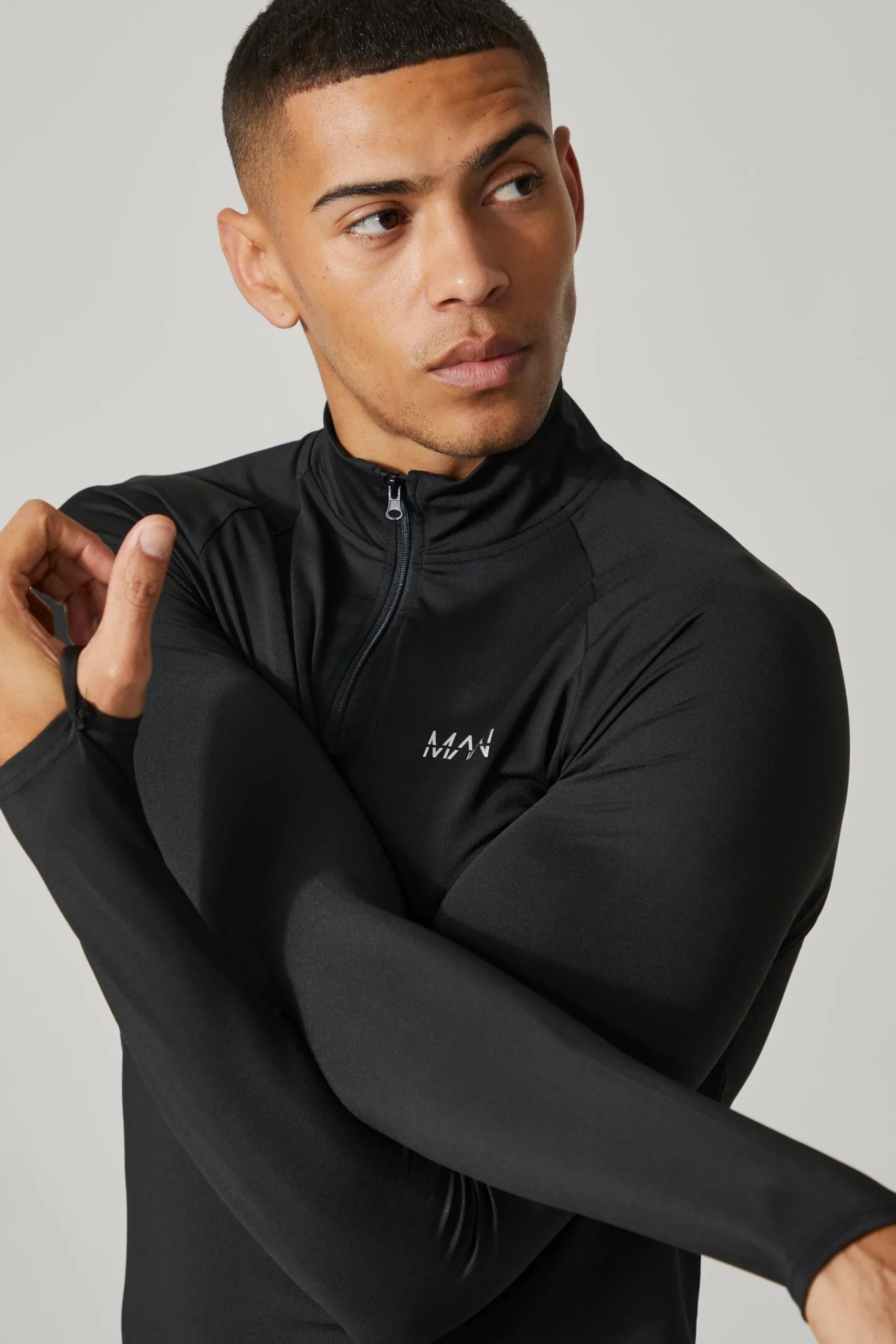 Man Active Raglan Muscle Fit 1/4 Zip Top | BoohooMAN UK