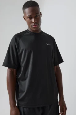 Man Active Raglan Oversized T-shirt | BoohooMAN UK
