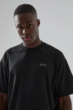 Man Active Raglan Oversized T-shirt | BoohooMAN UK