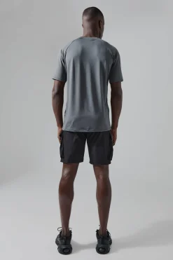 Man Active Raglan Reg Fit T-shirt | BoohooMAN UK