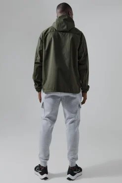 Man Active Regular Fit Trail Windbreaker | BoohooMAN UK