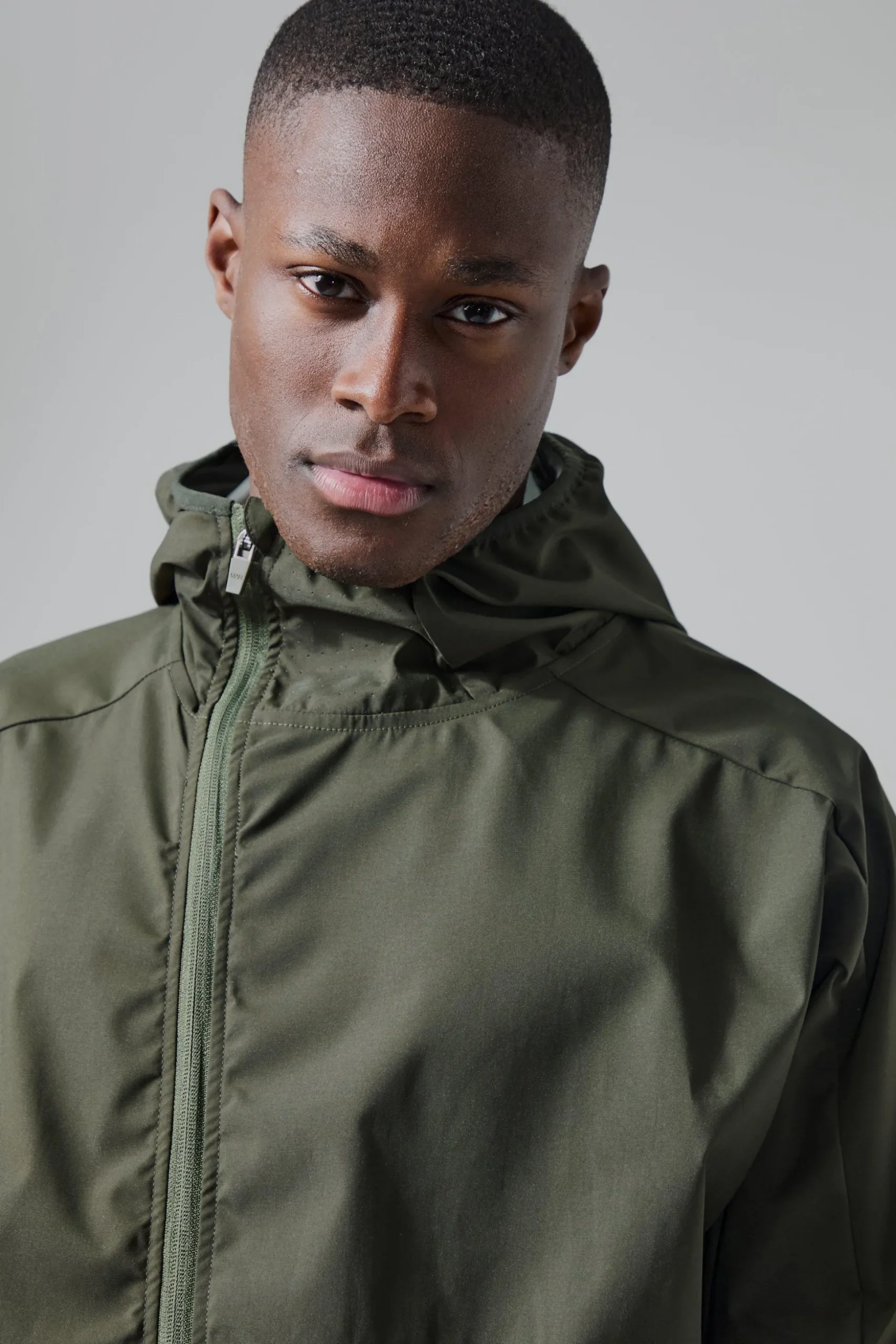 Man Active Regular Fit Trail Windbreaker | BoohooMAN UK