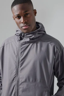 Man Active Regular Fit Trail Windbreaker | BoohooMAN UK