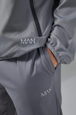 Man Active Ripstop Shower Resist Windbreaker | BoohooMAN UK