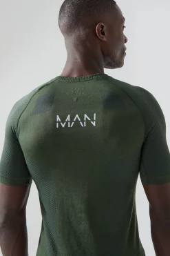 Man Active Seamless Muscle Fit T-shirt | BoohooMAN UK