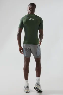 Man Active Seamless Muscle Fit T-shirt | BoohooMAN UK