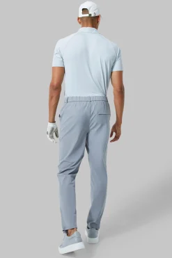 Man Active Stretch Tapered Golf Trousers | BoohooMAN UK