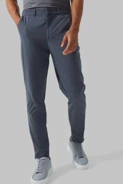 Man Active Stretch Tapered Golf Trousers | BoohooMAN UK