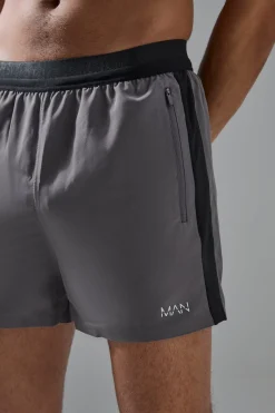 Man Active Stretch Woven 5inch Short | BoohooMAN UK