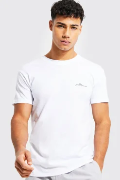 Man Signature Chest Print T-shirt | BoohooMAN UK