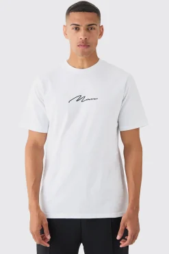 Man Signature Chest Print T-shirt | BoohooMAN UK