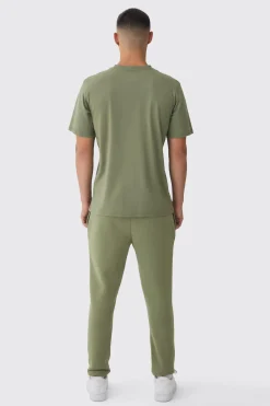 Man Signature Crew Neck Basic T-shirt | BoohooMAN UK