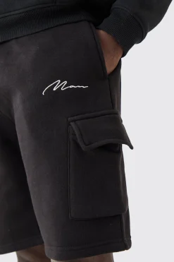 Man Signature Mid Length Loose Cargo Shorts | BoohooMAN UK