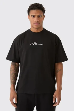 Man Signature Oversized Crew Neck T-shirt | BoohooMAN UK