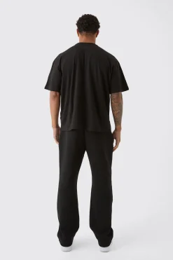 Man Signature Oversized Crew Neck T-shirt | BoohooMAN UK
