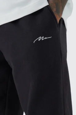 Man Signature Regular Fit Jogger | BoohooMAN UK