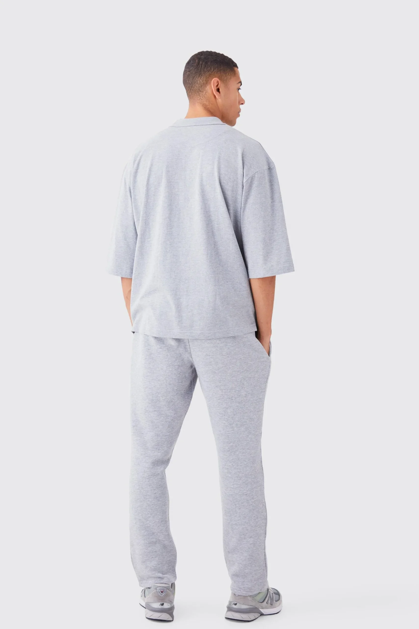 Man Signature Regular Fit Joggers | BoohooMAN UK