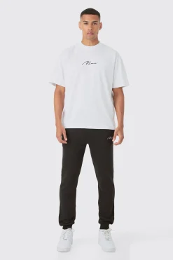 Man Signature Regular Fit Joggers | BoohooMAN UK