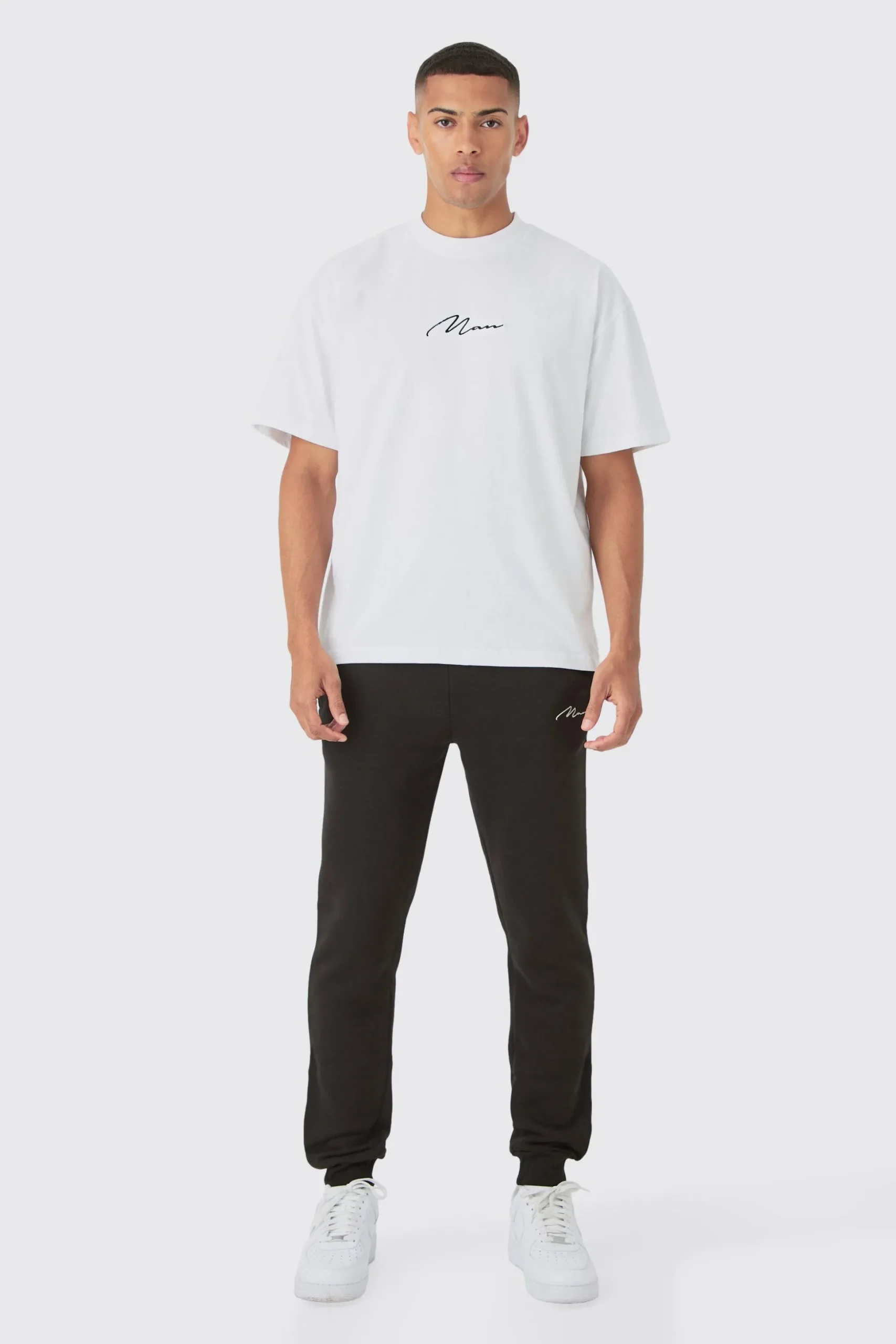 Man Signature Regular Fit Joggers | BoohooMAN UK