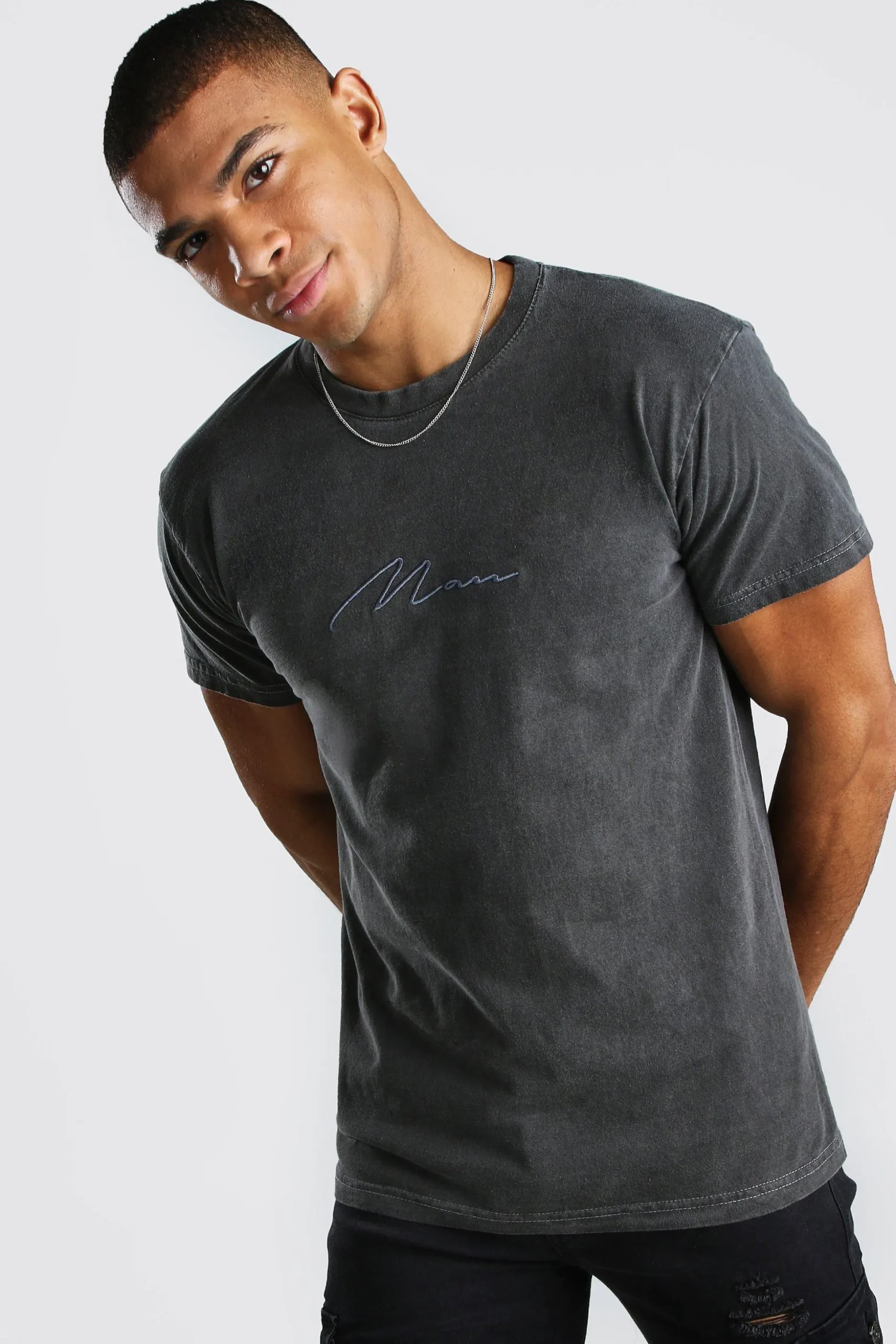 MAN Signature Washed T-Shirt | BoohooMAN UK