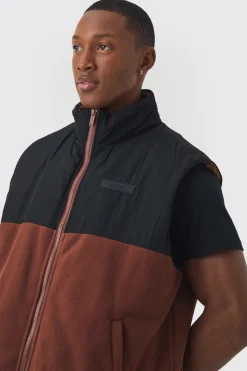 Man Tab Boxy Colour Block Fleece Gilet In Brown | BoohooMAN UK