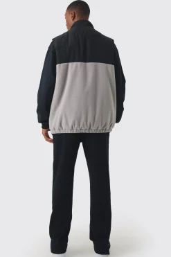 Man Tab Boxy Colour Block Fleece Gilet In Grey | BoohooMAN UK