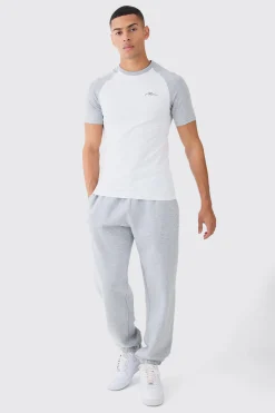 Muscle Fit Man Signature Raglan T-shirt | BoohooMAN UK