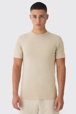 Muscle Fit T-shirt | BoohooMAN UK