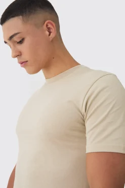 Muscle Fit T-shirt | BoohooMAN UK