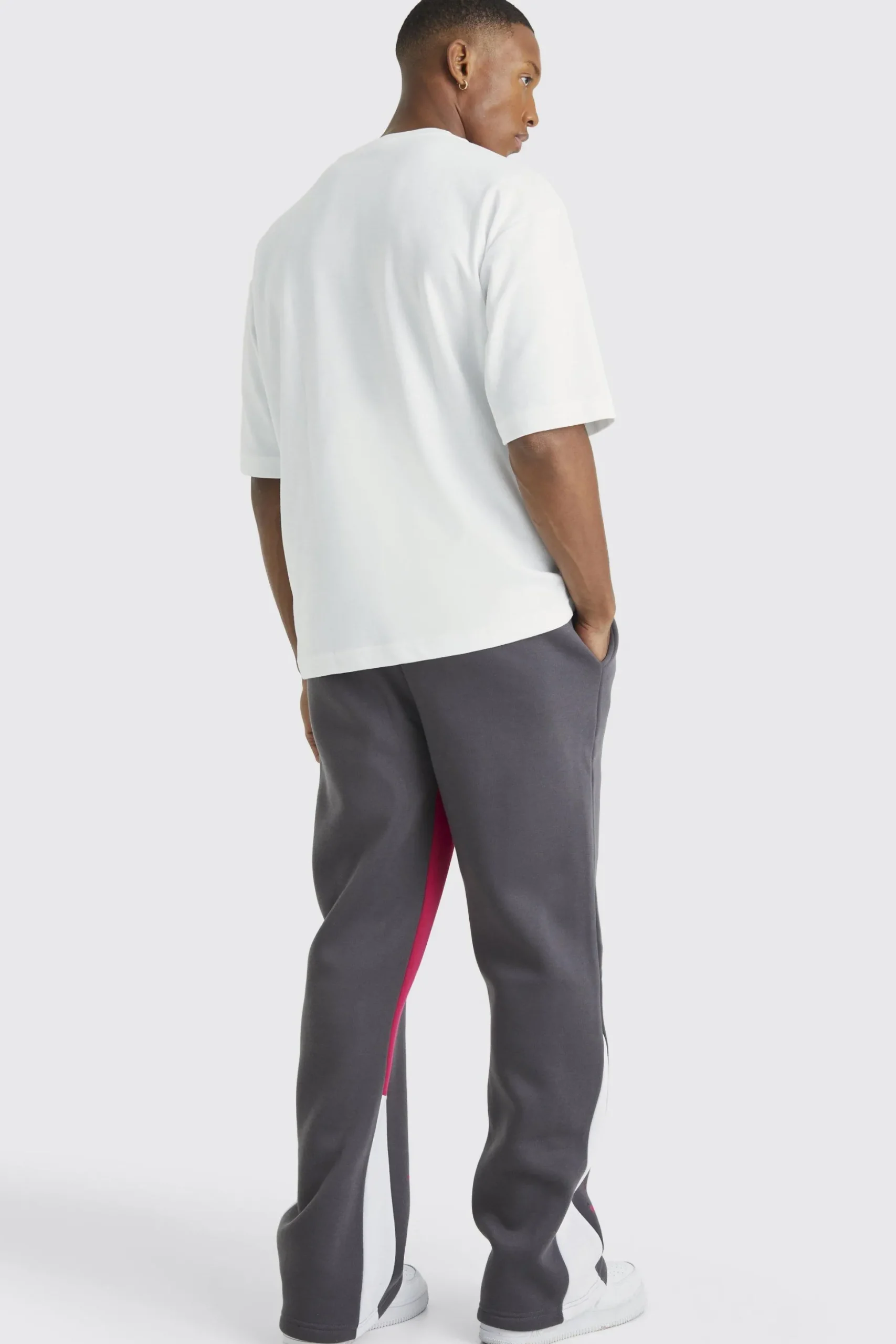 Official Graffiti Paint Splatter Gusset Joggers | BoohooMAN UK
