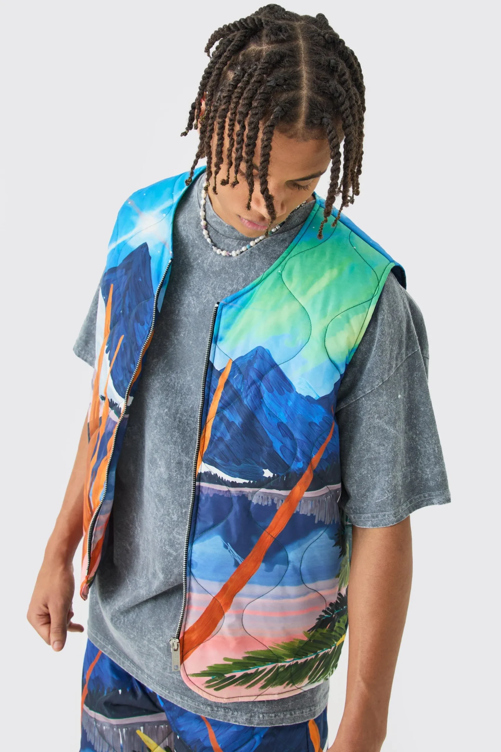 Onion Quilted Landscape Gilet And Short Set | BoohooMAN UK
