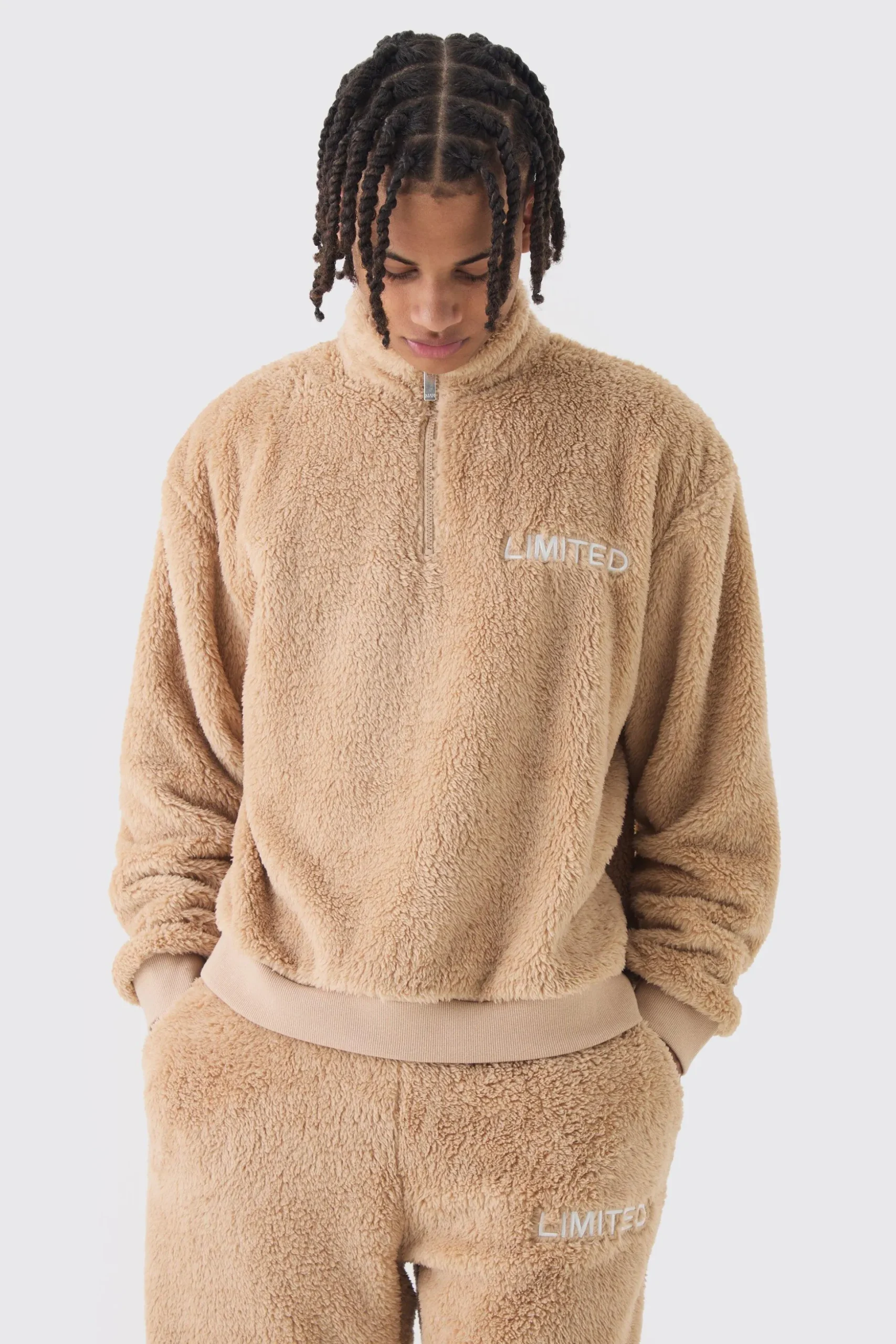 Oversized Boxy 1/4 Zip Limited Edition Teddy Borg Sweat Tracksuit | BoohooMAN UK