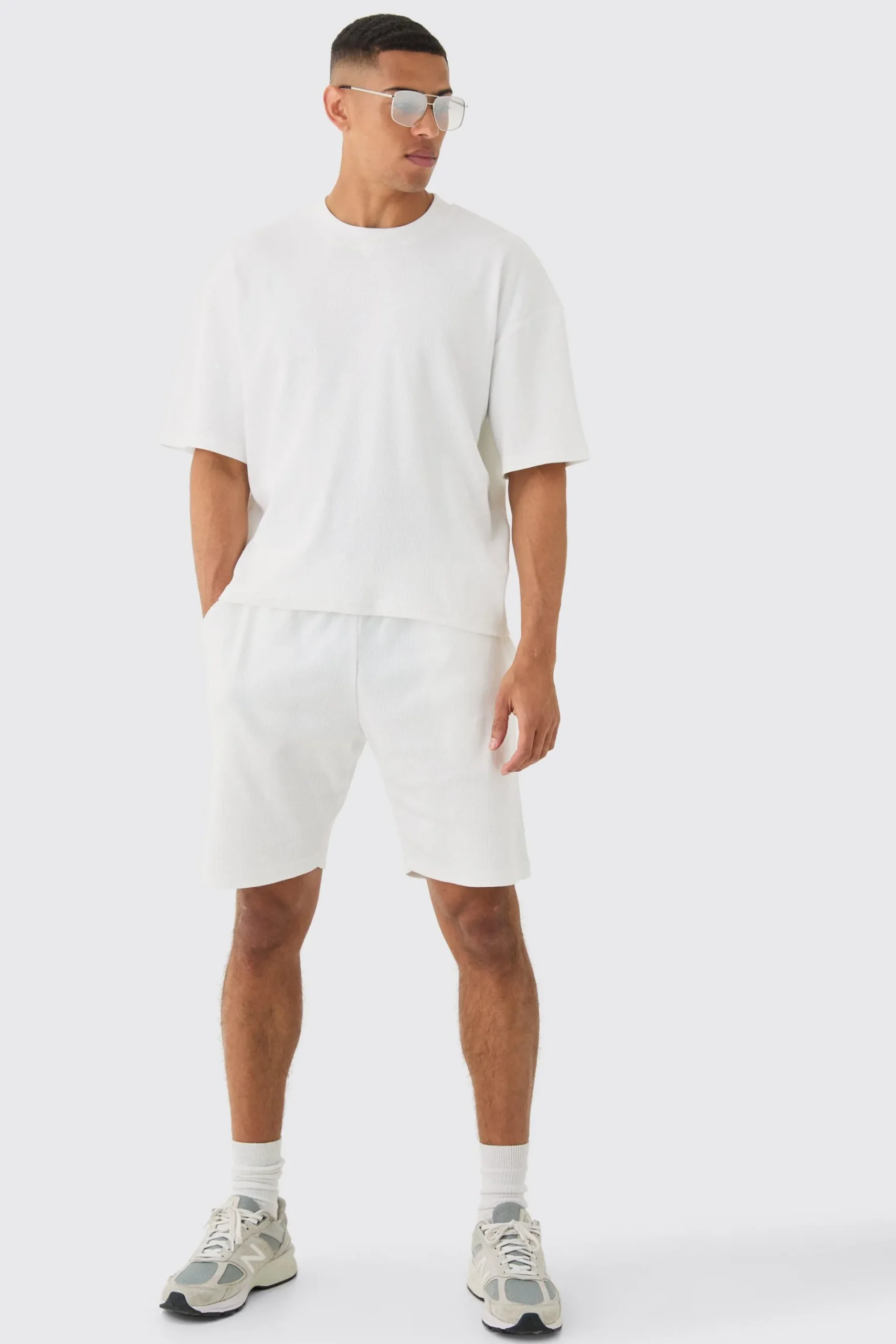 Oversized Boxy Extended Neck Heavyweight Ribbed T-shirt | BoohooMAN UK