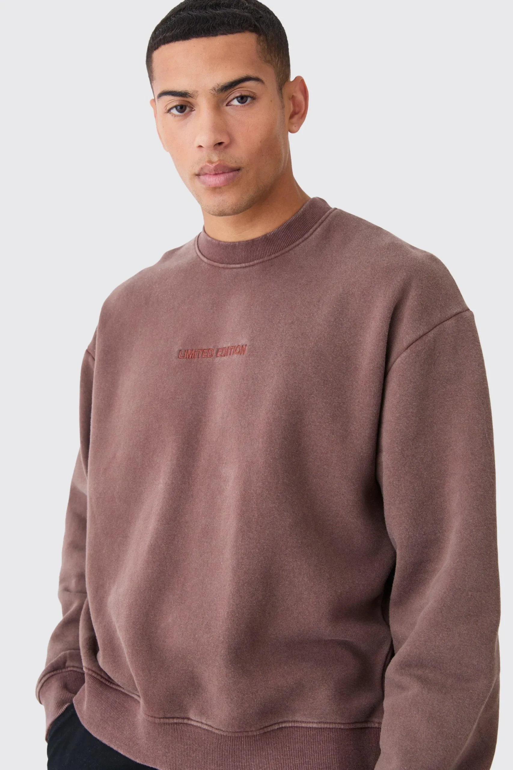 Oversized Boxy Limited Washed Sweatshirt | BoohooMAN UK