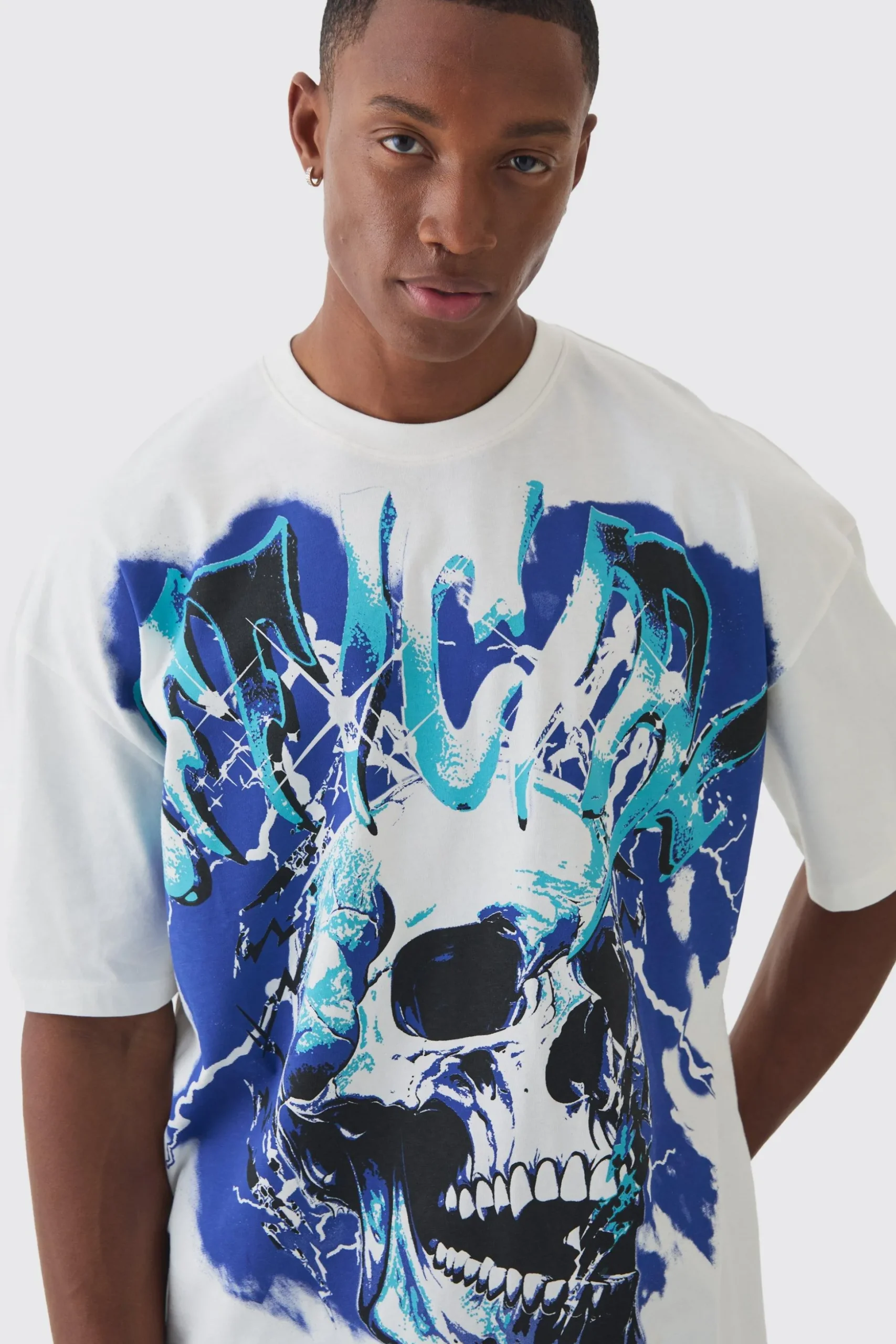 Oversized Boxy Official Skull Graphic T-shirt | BoohooMAN UK
