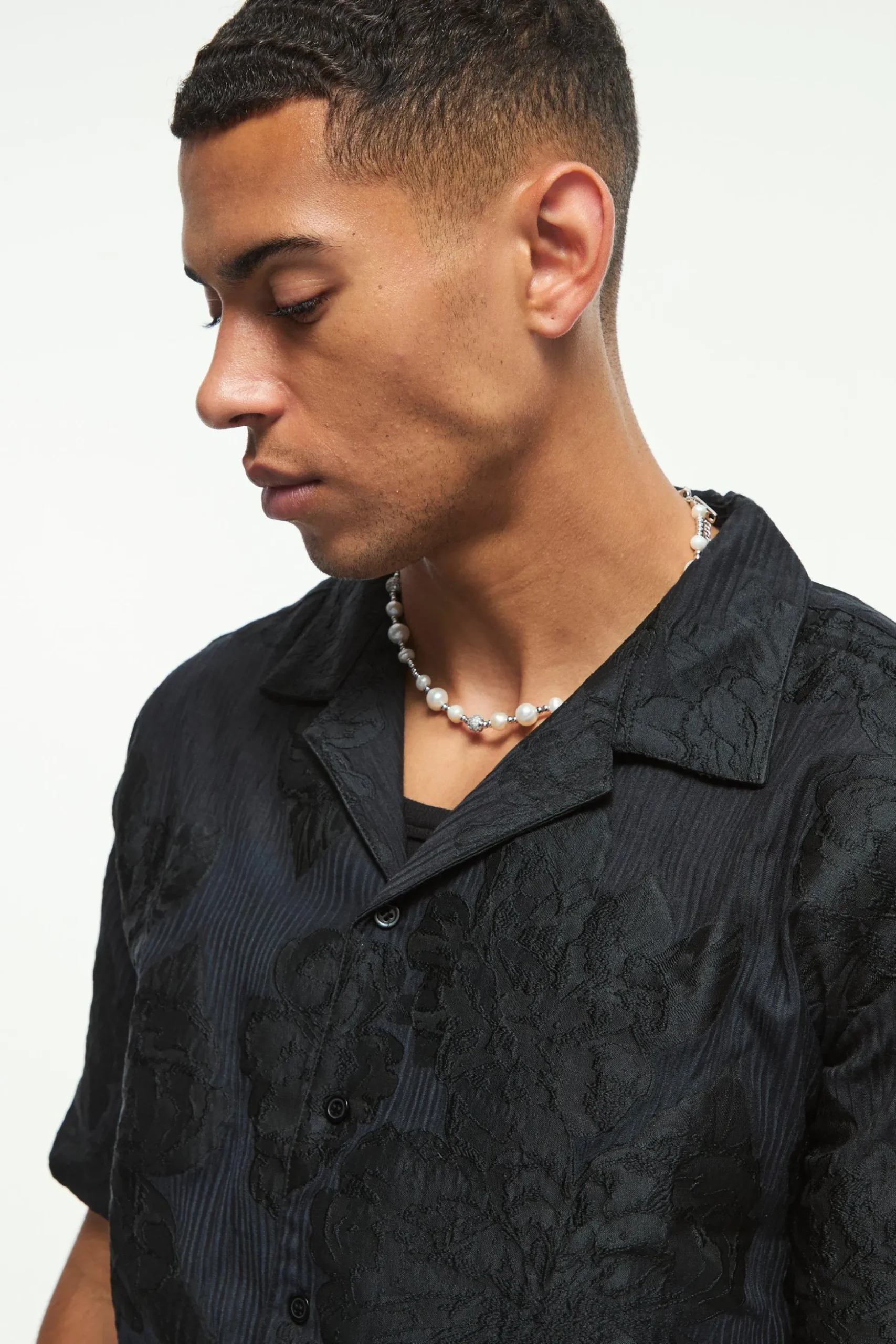 Oversized Boxy Revere Applique Shirt In Black | BoohooMAN UK