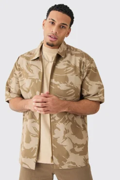 Oversized Boxy Ripstop Zip Through Camo Shirt | BoohooMAN UK