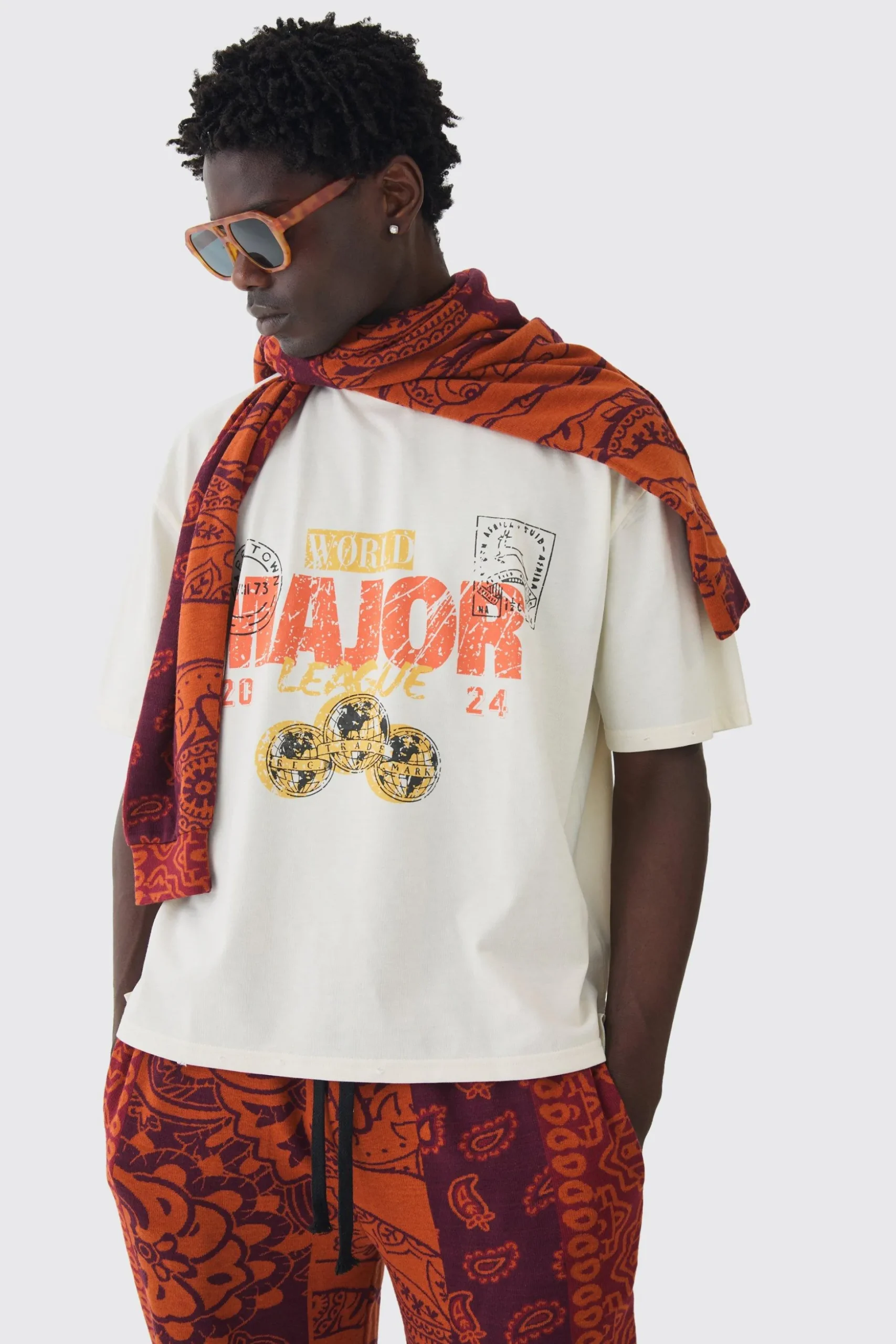 Oversized Boxy Washed Print Split Hem T-shirt | BoohooMAN UK
