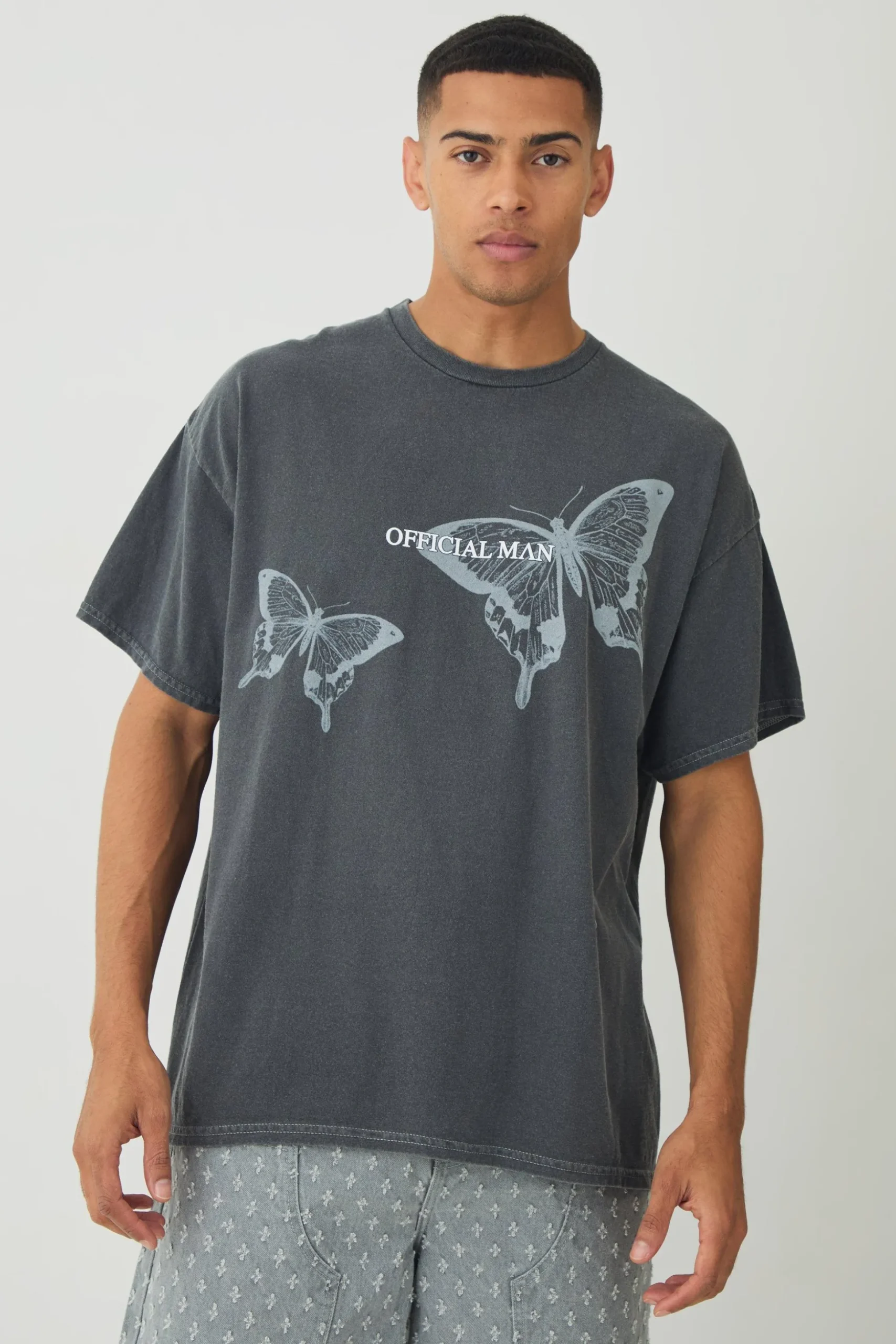 Oversized Butterfly Print Wash T-shirt | BoohooMAN UK
